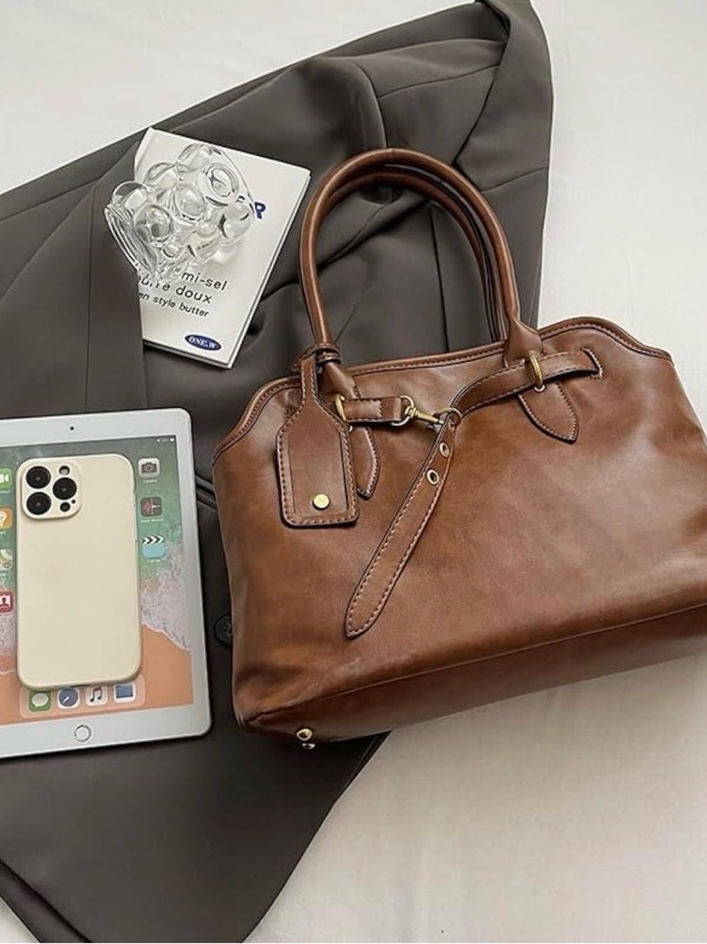 Classic Brown Leather Shoulder Bag - Picture 4 of 5